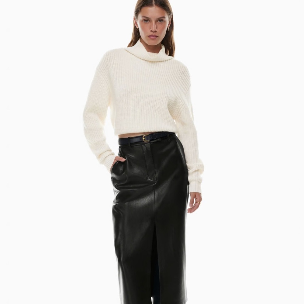 Aritzia Montpellier Merino Wool Waist Turtleneck. Size XS